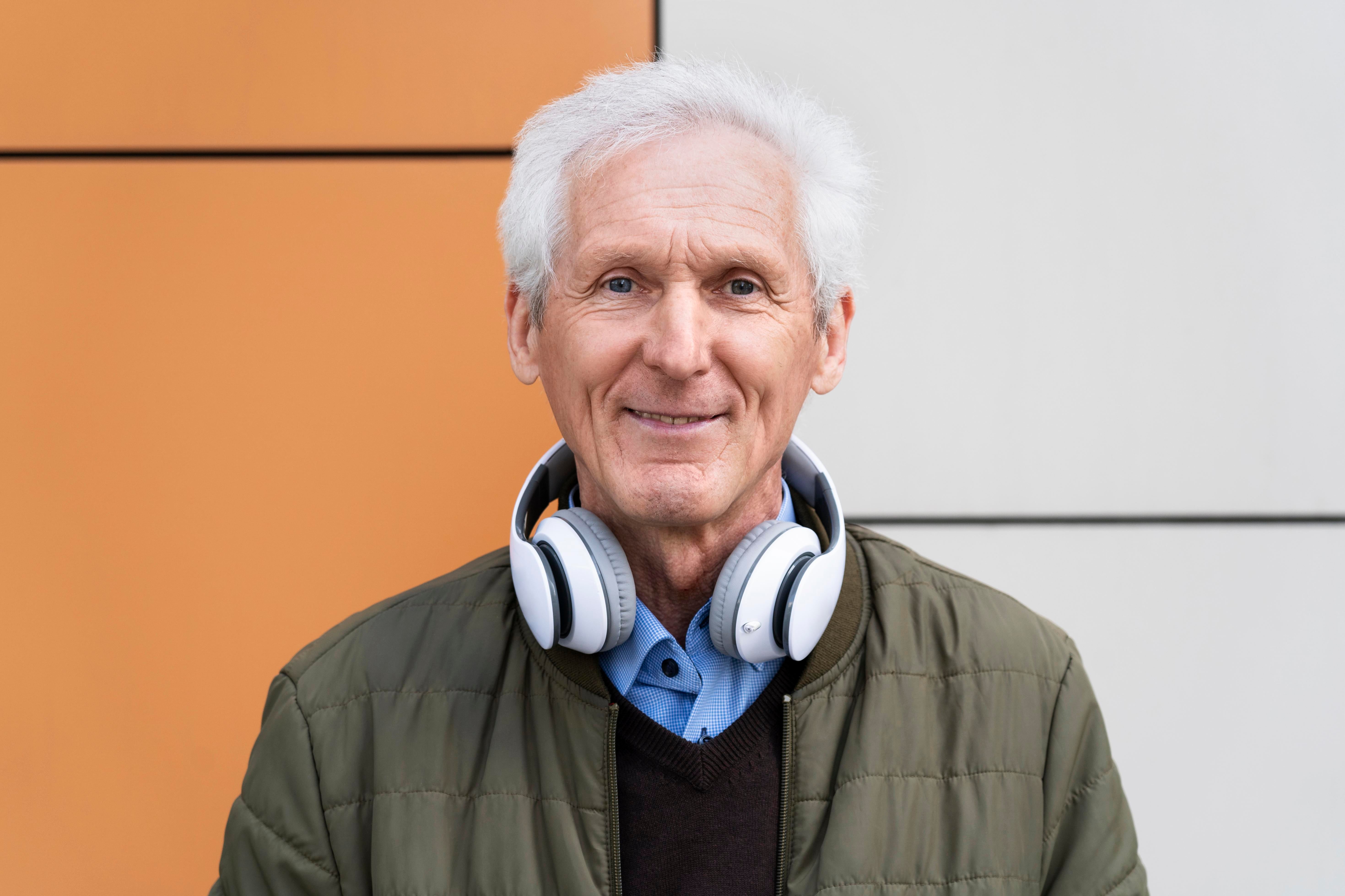 files/smiley-older-man-city-with-headphones.jpg
